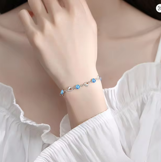 LunaHearts – Celeste Heart Bracelet Thecoolix